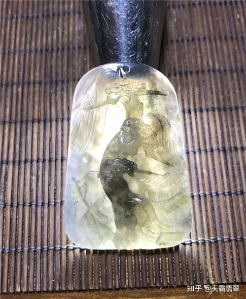 翡翠界中的隐士,这块乌鸡种的翡翠您可能没见过
