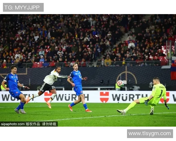 足球小王崛起之路 从默默无闻到世界瞩目球场新星