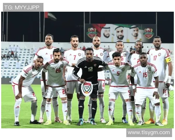 足球巨星风采尽显精彩瞬间高清壁纸，感受赛场激情与荣耀的完美呈现