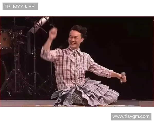 足球明星骑摩托展现酷炫风采引发球迷热议