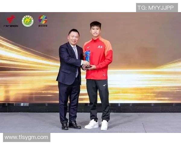 足球荣耀之夜：精彩瞬间尽在球星颁奖盛典视频回顾